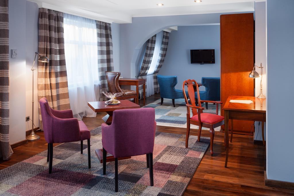 Hotel Rejs ウストカ エクステリア 写真