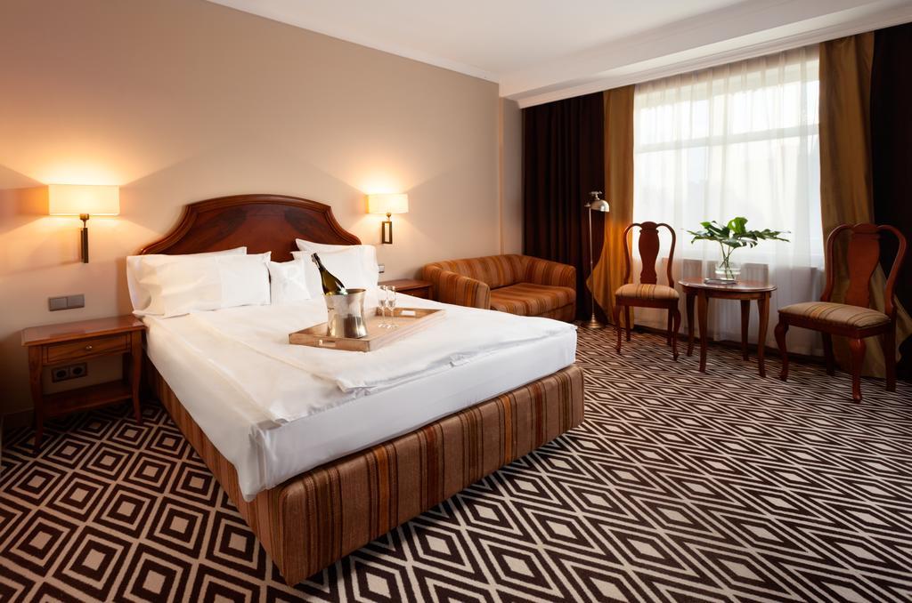 Hotel Rejs ウストカ エクステリア 写真